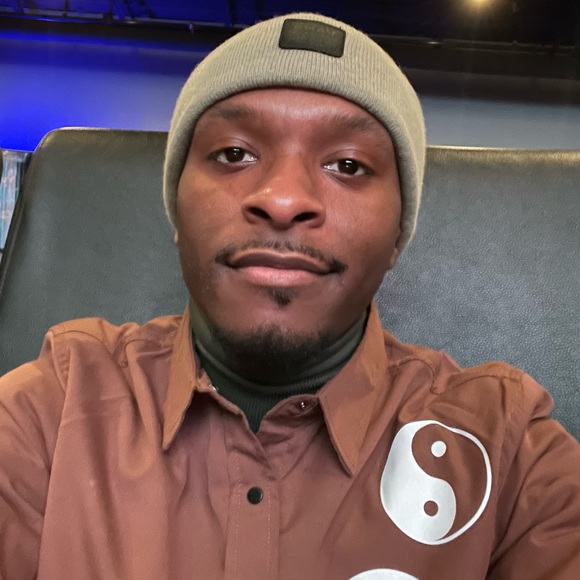 Meet your Posher, Khalil - Picture 1 of 2